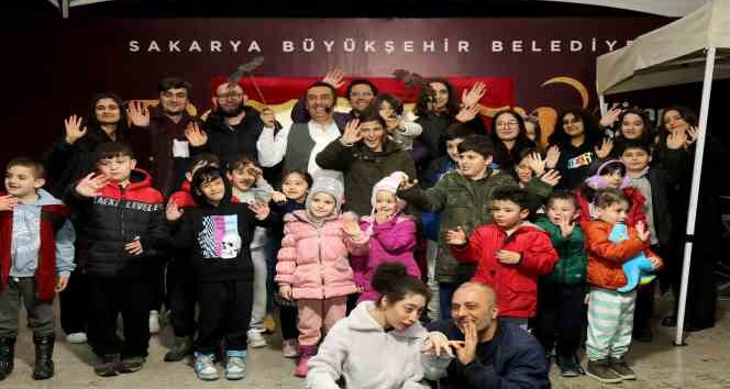 Çocukların Ramazan eğlencesi Hacıvat-Karagöz