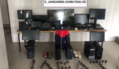 Okullardan elektronik eşya çalan iki şüpheli tutuklandı