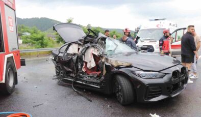 Kuzey Marmara Otoyolu’nda feci kaza: 2’si ağır, 3 yaralı