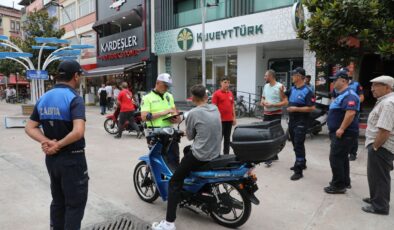 Polis ve zabıta, Akyazı’da motosiklet denetimi yaptı