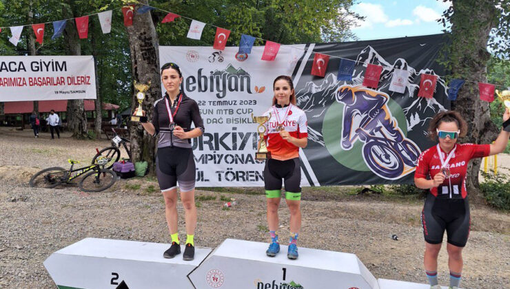 Sakaryalı 3 bisikletçi, Samsun’da şampiyon oldu