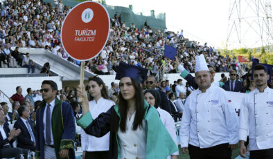 SUBÜ 2 bin 665 öğrencisini coşkulu törenle mezun etti
