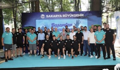 Sakarya Büyükşehir, hentbol takımını tanıttı
