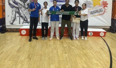 Sakarya Büyükşehir’in taekwondo sporcuları yarı finalde
