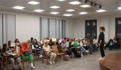 Serdivan’da bilinçli aile seminerlerine büyük ilgi