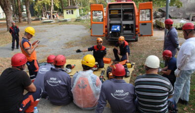 Sakarya AFAD, Karayolları ekibine arama kurtarma eğitimi verdi