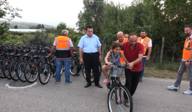 Altınova Belediyesi’nden 3 bin haneye bisiklet hediyesi