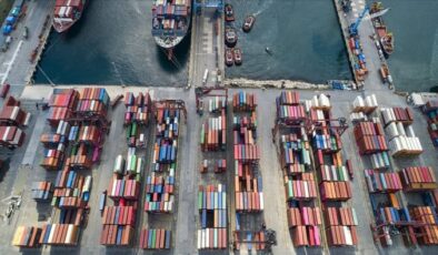 Ticarette yeni rekor; ihracat arttı, ithalat azaldı