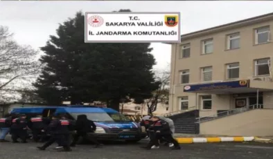 Sakarya’da Jandarma, 180 düzensiz göçmen ve 33 kaçakçılık organizatörünü yakaladı