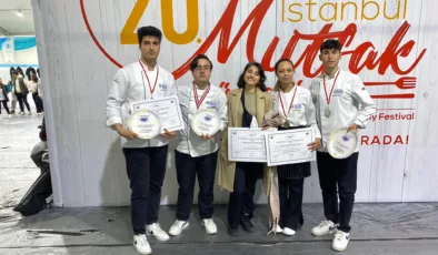 SUBÜ Gastronomi ve Mutfak Sanatları Bölümü öğrencilerinin gümüş madalya sevinci