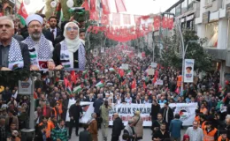 Diyanet İşleri Başkanı Erbaş, Filistin’e destek için binlerce Sakaryalı ile yürüdü