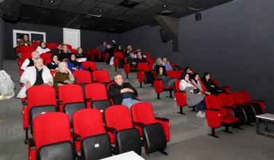 Sinemaseverler OSM’de film gecesinde buluştu