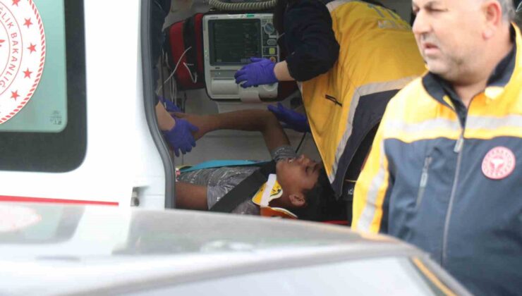 Kontrolden çıkan minibüs devrildi: Aynı aileden 2’si çocuk 4 yaralı