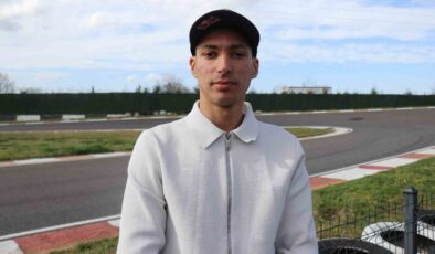 Milli motosikletçi Toprak Razgatlıoğlu yeni takımına bir ilki yaşatmak istiyor