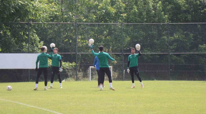 Sakaryaspor, Süper Lig hasretini gidermek için hazırlıklarını sürdürüyor